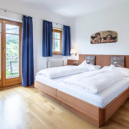 Aparthotel Am Rainell Hof Urtijëi